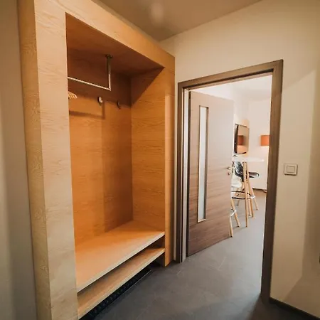 Beautiful New Studio, 400m From The Square