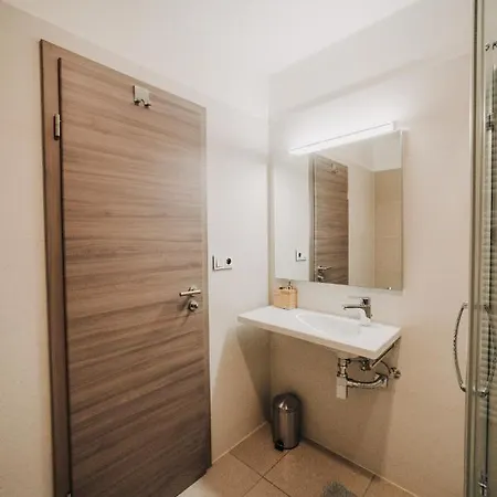 Beautiful New Studio, 400m From The Square Apartment Plzen